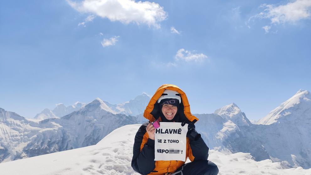 Česká horolezkyně Monika Benešová zdolala Mount Everest (4)