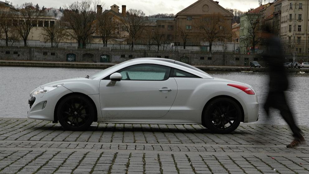 Peugeot RCZ - 8
