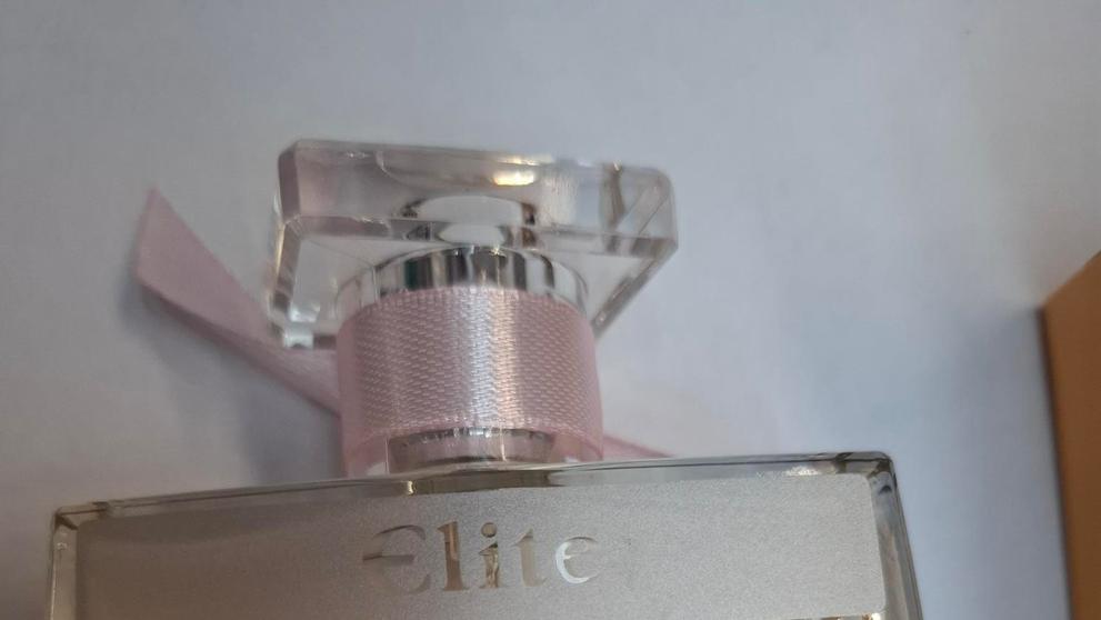 Závadný parfém Elite (rotated)