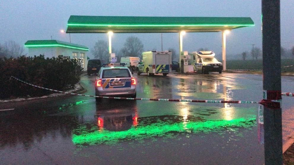 Smrt na čerpací stanici u Nelahozevsi na Mělnicku - 1