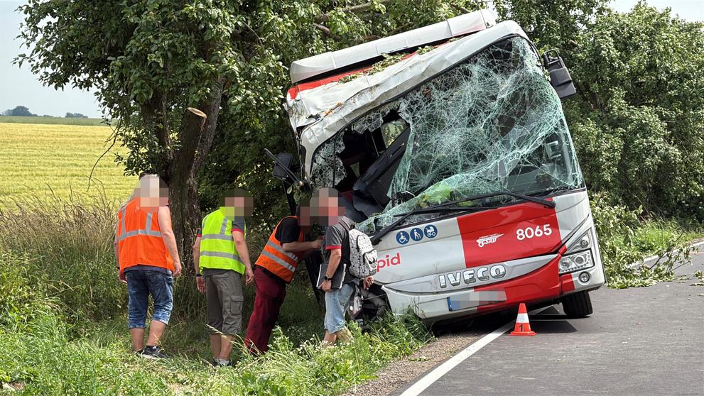 Dopravní nehoda autobusu (1)