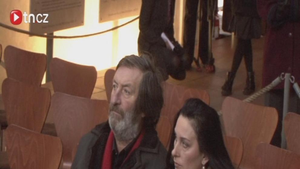 Bolek Polívka na veřejném rozloučení s Kaplickým