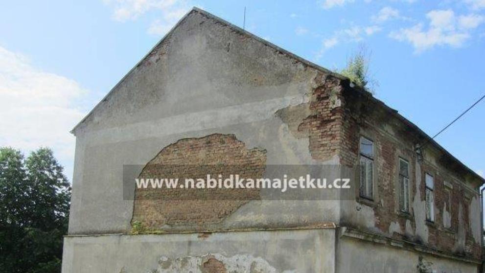 Pozemek se stavbou - Branišov (1)