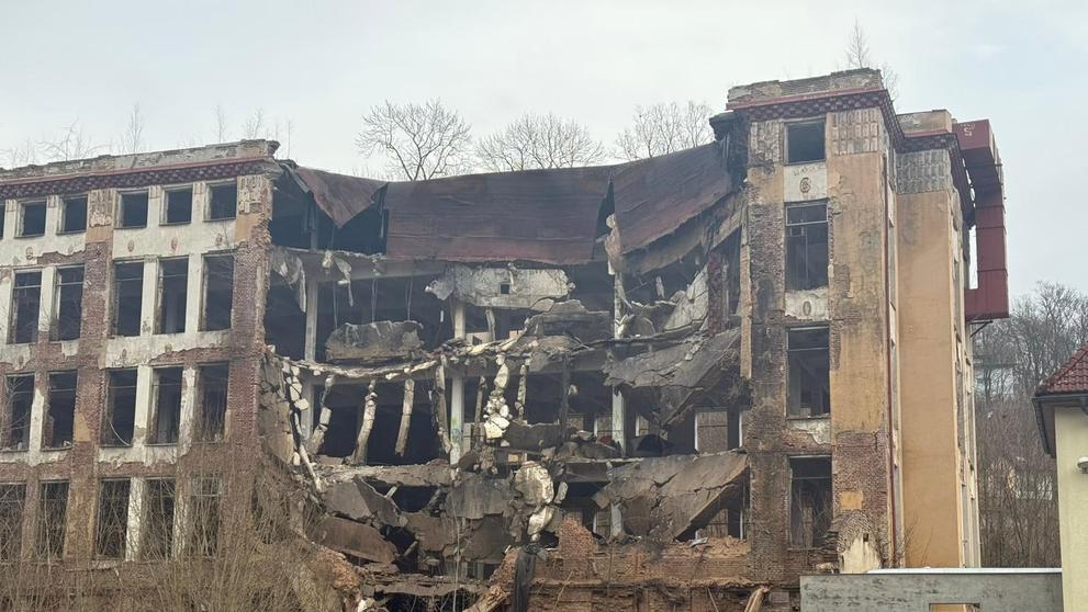Destrukce objektu na Perštýně v Libereckém kraji (1)