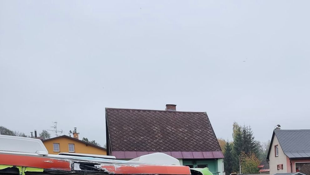 Srážka vlaku s autobusem ve Vrchlabí