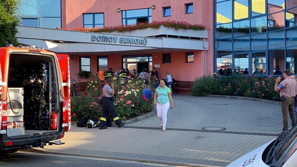Požár domova důchodců na Mělnicku si vyžádal jeden život - 3