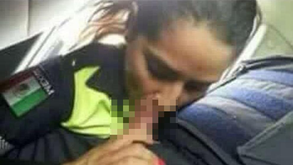 Policejní pár byl propuštěn za orální sex ve službě - 1