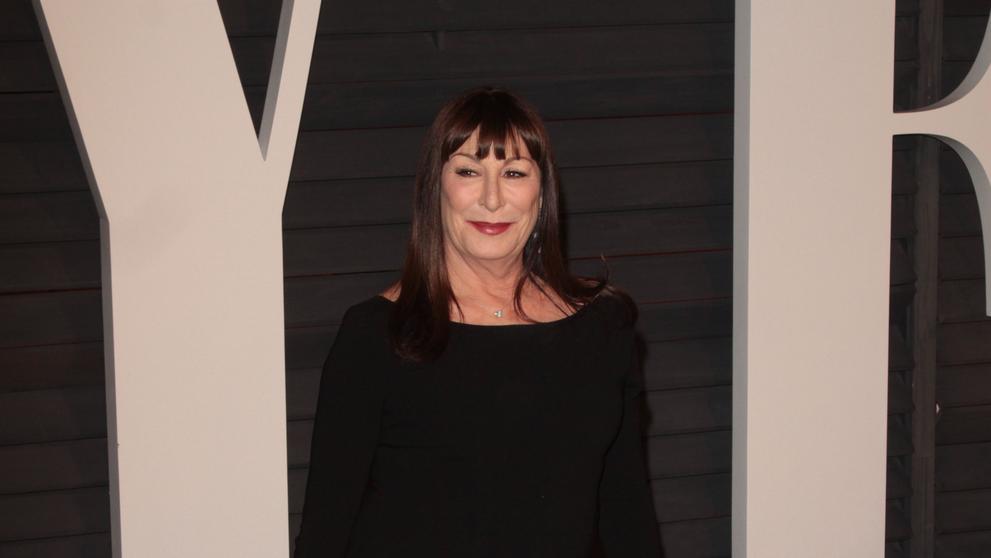 Anjelica Houston - 2