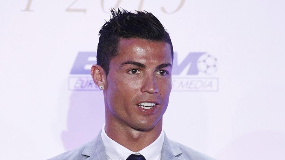 Ronaldo si převzal rekordní čtvrtou Zlatou kopačku - 4