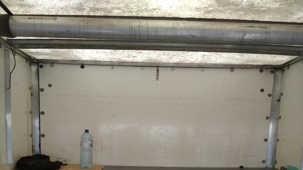 Policejní akce ZEUS II - falešná stěna
