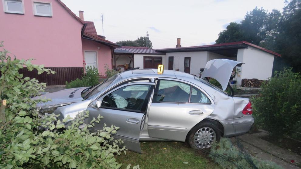 Muž havaroval pod vlivem alkoholu - 2