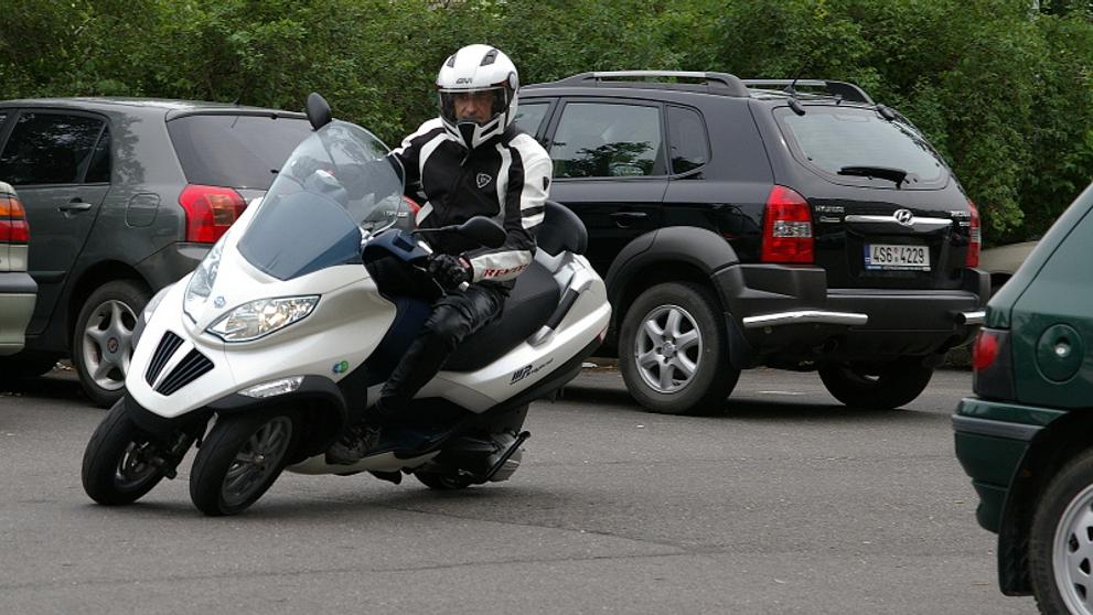 Piaggio MP3 Hybrid - 8