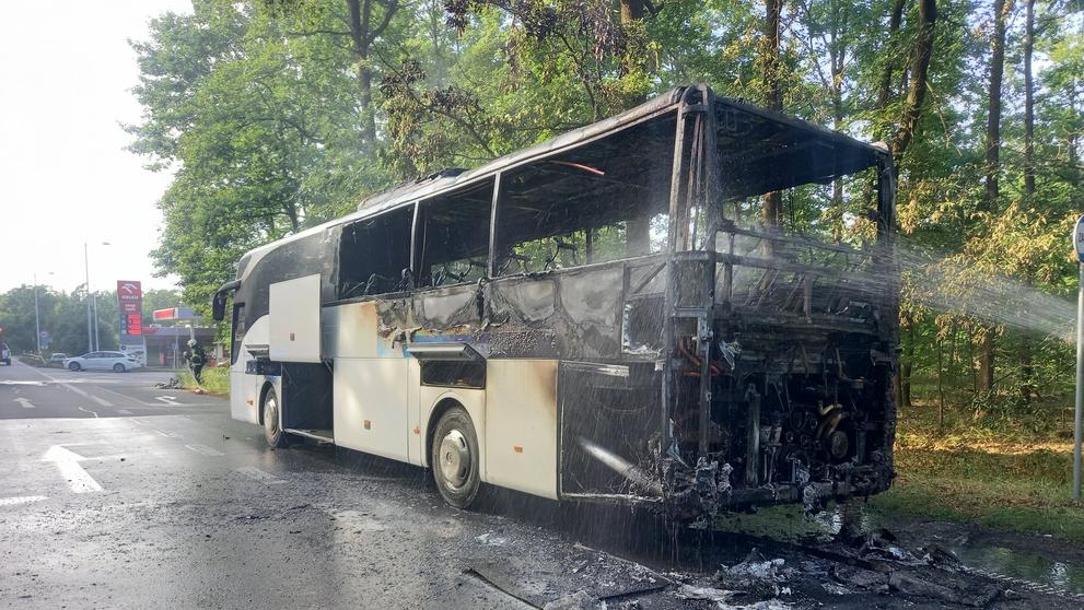 Požár autobusu u Býště