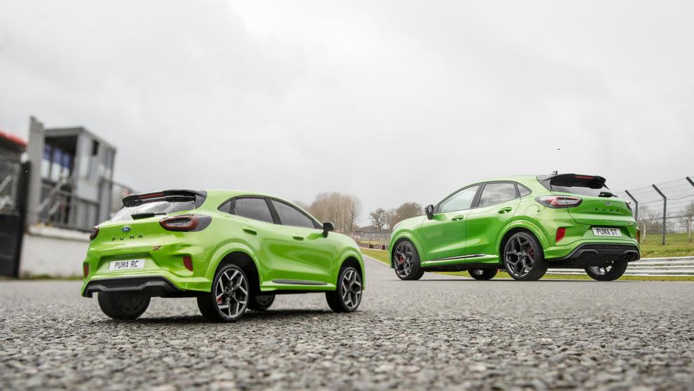 Sportovní SUV Ford Puma ST vs. model Puma ST RC - 12