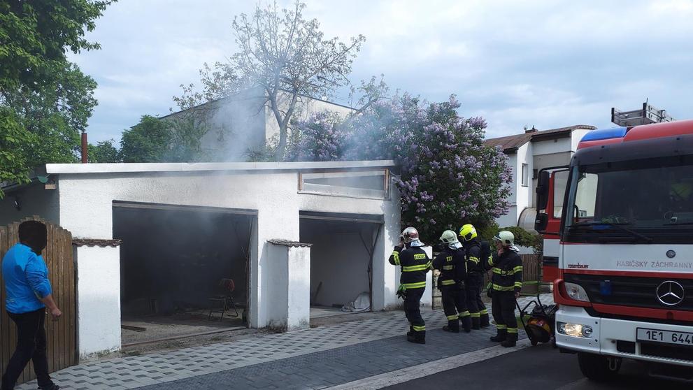 Požár fotovoltaiky v Pardubicích