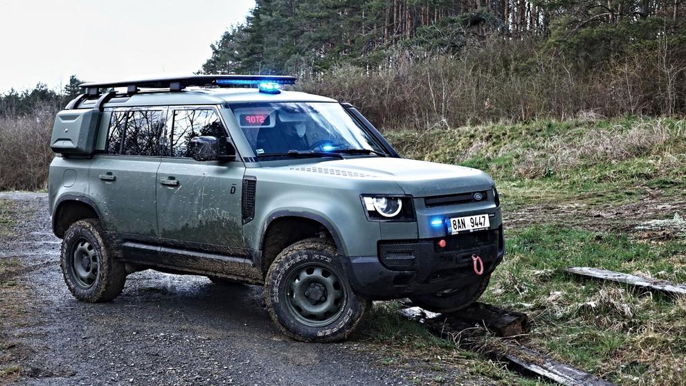 Land Rover Defender 110 upravený pro bezpečnostní složky - 27