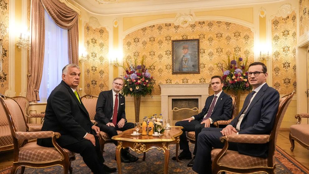 V Bratislavě začalo setkání premiérů zemí V4 (2)