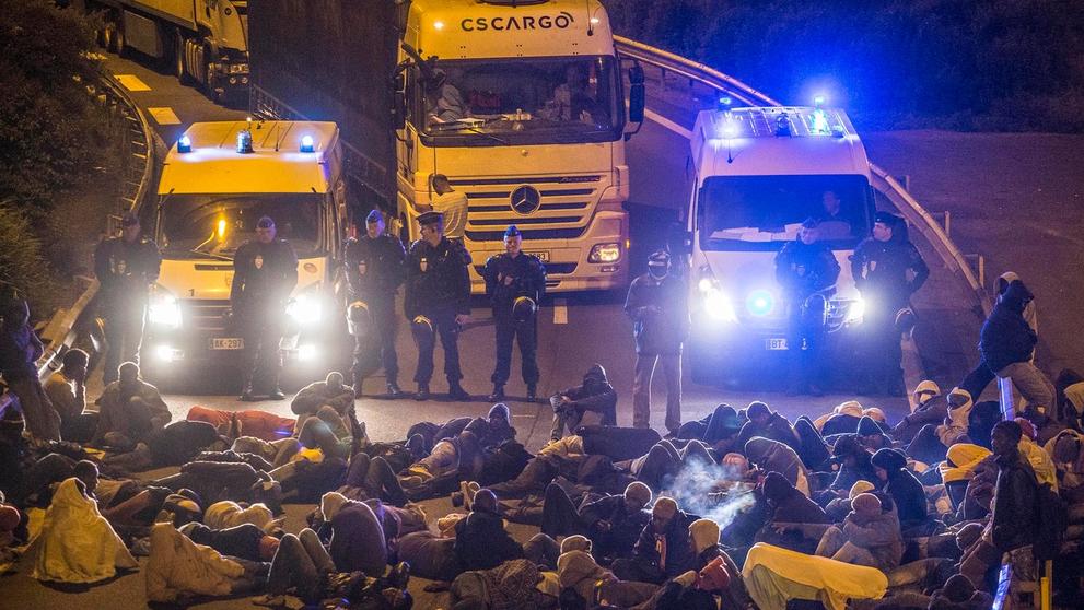 Nebezpečí ve francouzském přístavním městečku Calais - 9