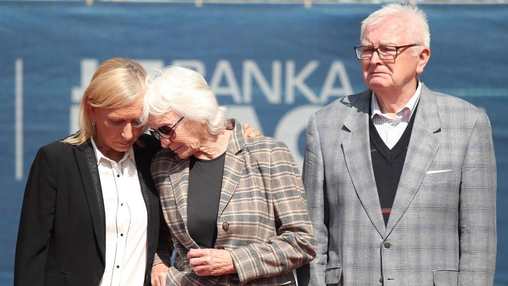 Přímo na kurtu se držela minuta ticha. Rodiče Novotné byli zdrceni.