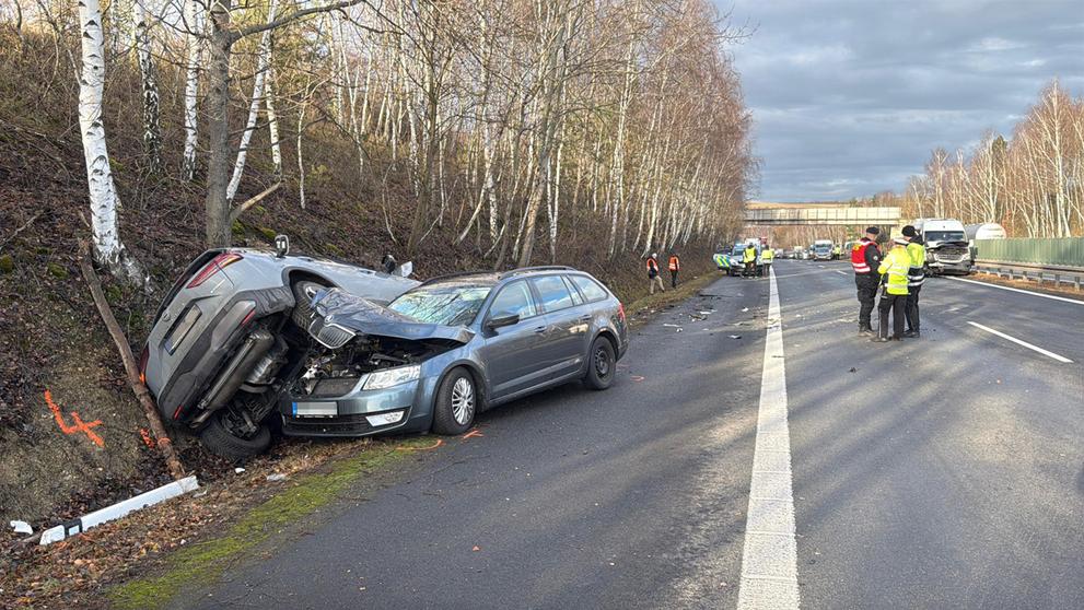 Hromadná nehoda na D7 (3)