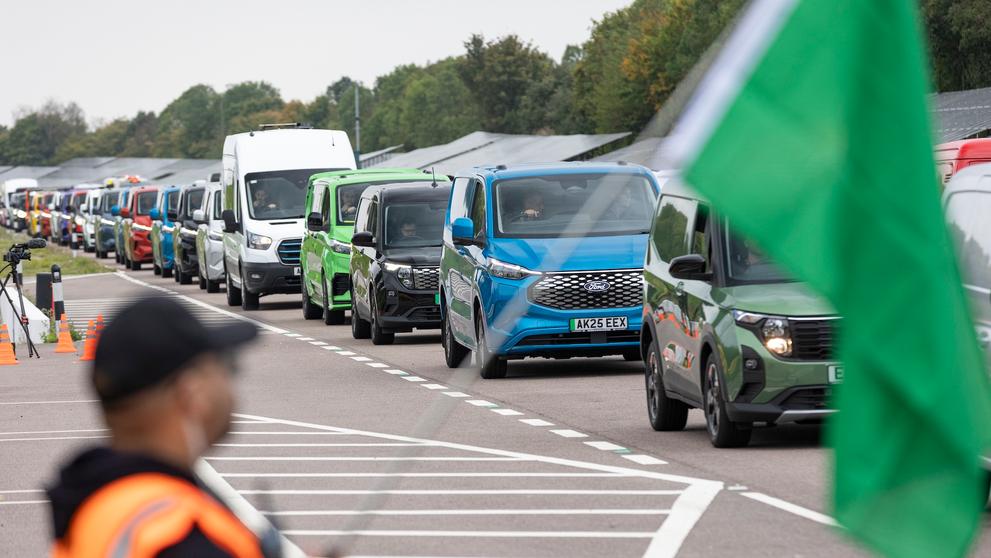Majitelé Fordů Transit vytvořili nový Guinnessův světový rekord