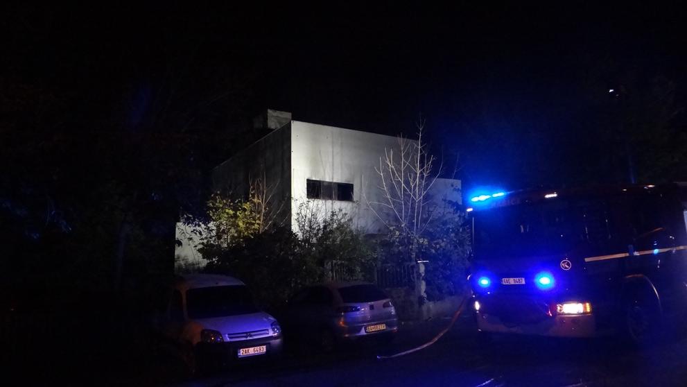 Požár hasiči zlikvidovali rychle, bezdomovci stačili utéct