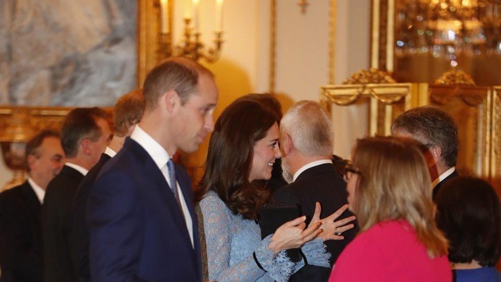 Kate ukázala rostoucí bříško - 1