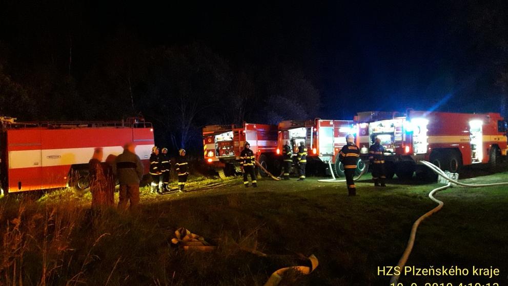 Rozsáhlý požár skladu slámy u Plzně - 6