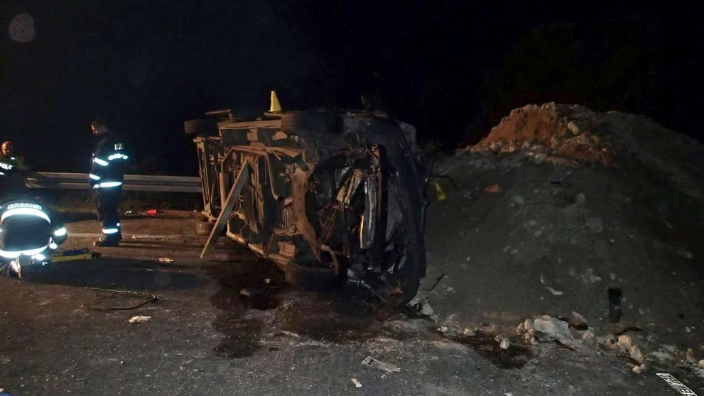 Nehoda dodávky na silnici I/6 mezi Žalmanovem a Bochovem - 1