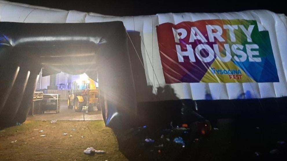 Zranění na festivalu v Jihlavě (cropped)