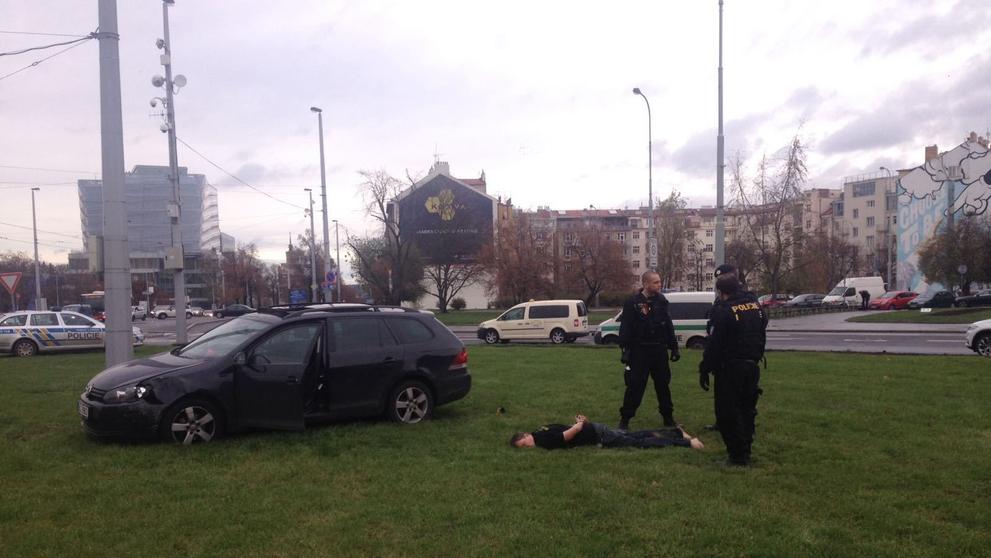 Muž zastavil uprostřed Kulaťáku - 3