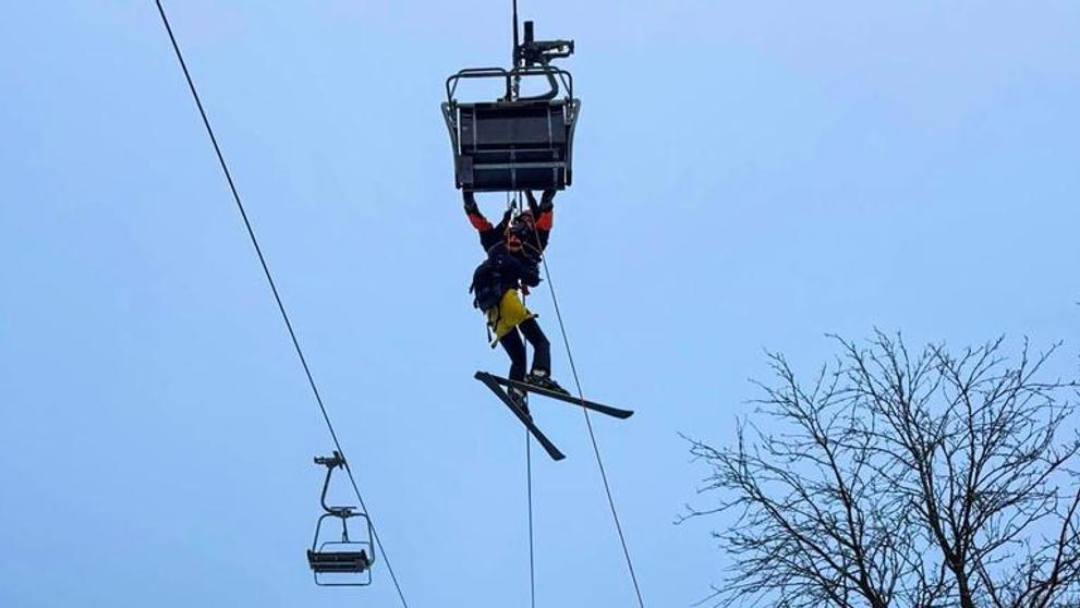 Na lanovce v Zadní Telnici se zaseklo zhruba 40 lidí (3)