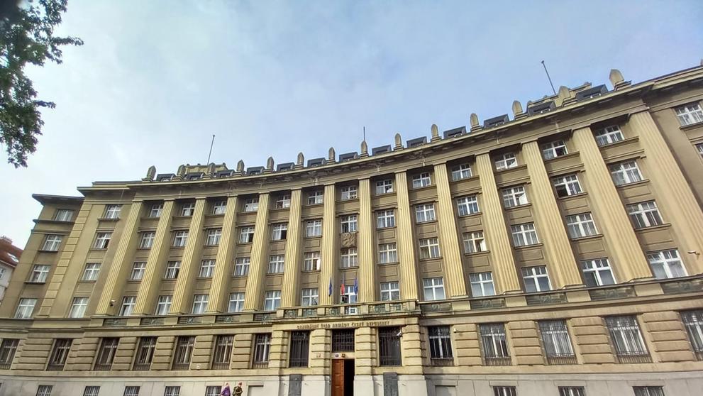 Zásah policie na generálním štábu (2)