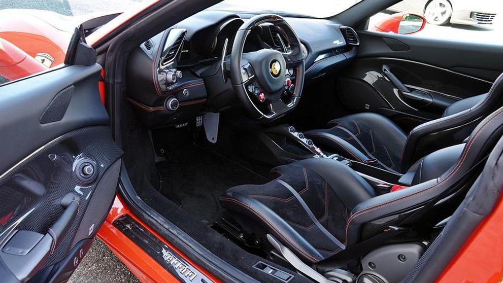 Ferrari GTC4Lusso a Ferrari 488 Spider