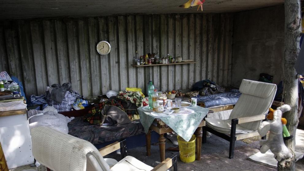 Bezdomovecké bydlení pod pražským Hlávkovým mostem-27
