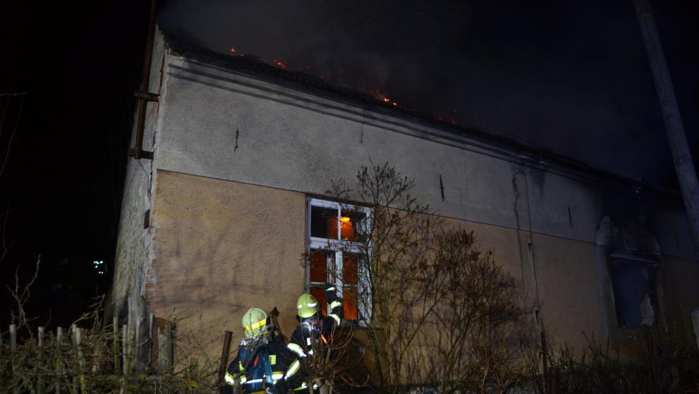 Nešťastná náhoda připravila důchodce o dům, který asi budou muset zbourat