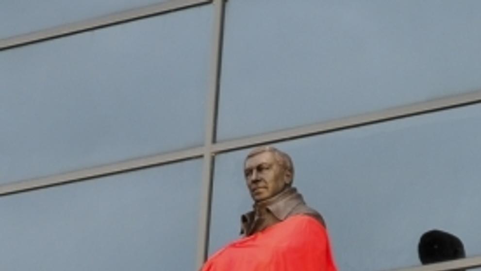Alex Ferguson má sochu - 4