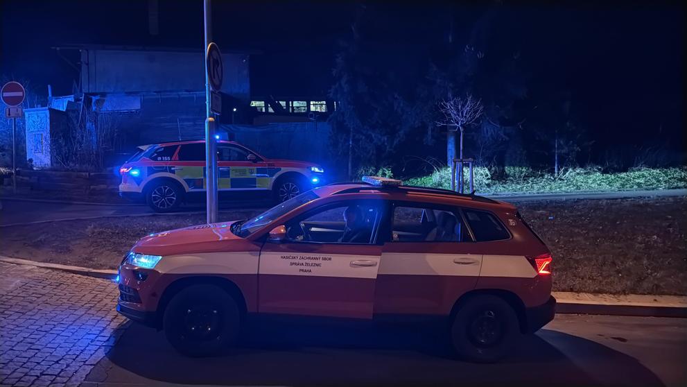 Dva lidi v Praze srazil vlak