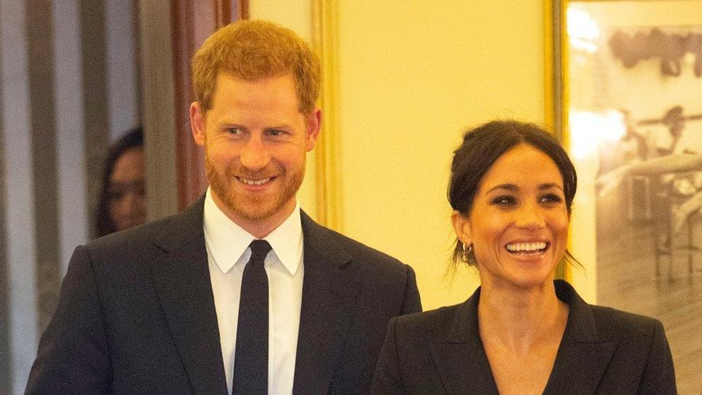 Meghan Markle si oblékla krátké šaty - 3