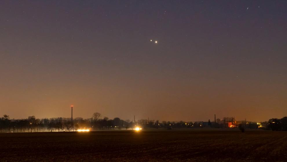 Konjunkce Venuše a Jupiteru
