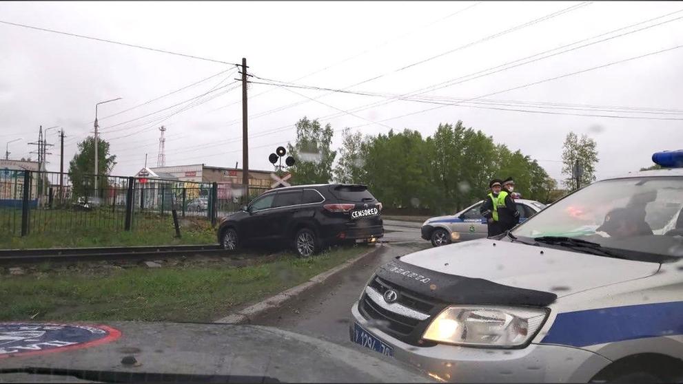 Desetiletý chlapec z Ruska vezl svoji mladší sestru v otcově autě, jel rychlostí až 100 km/h - 3