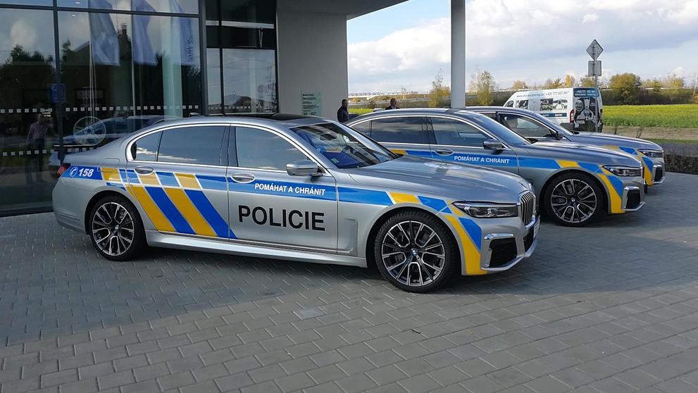 Policejní BMW 745 Le