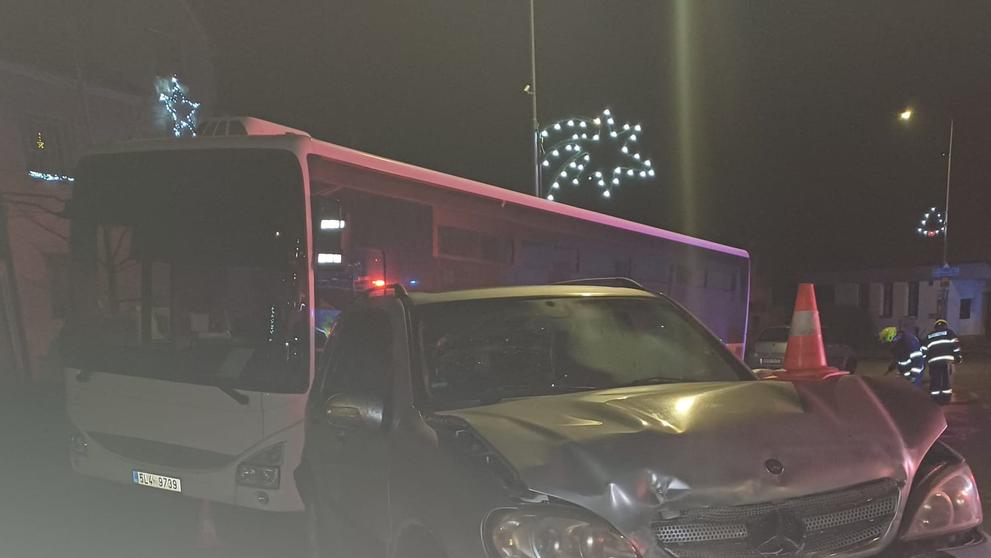 Řidič usedl za volant pod vlivem alkoholu, ve voze měl i děti (1)