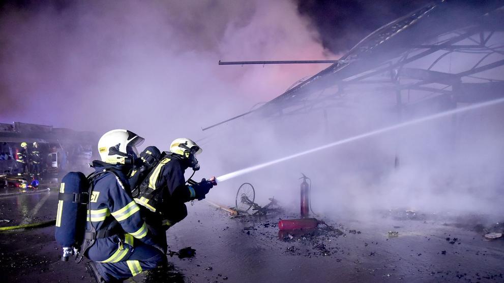 Požár v tržnici u Chebu - 3