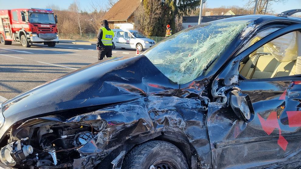 Nehoda autobusu a osobního auta na silnici I50 (1)