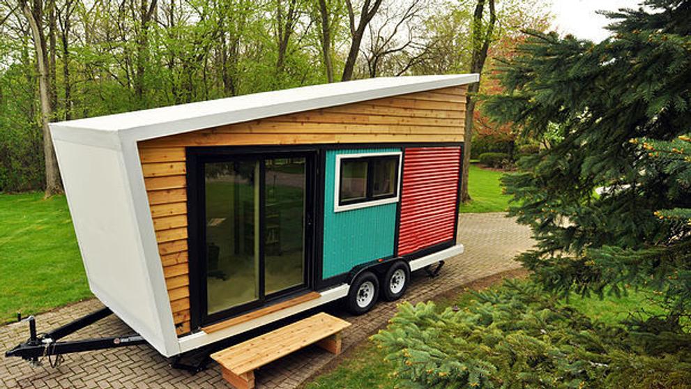 Barevný přívěs skrývá elegantní interiér - 3