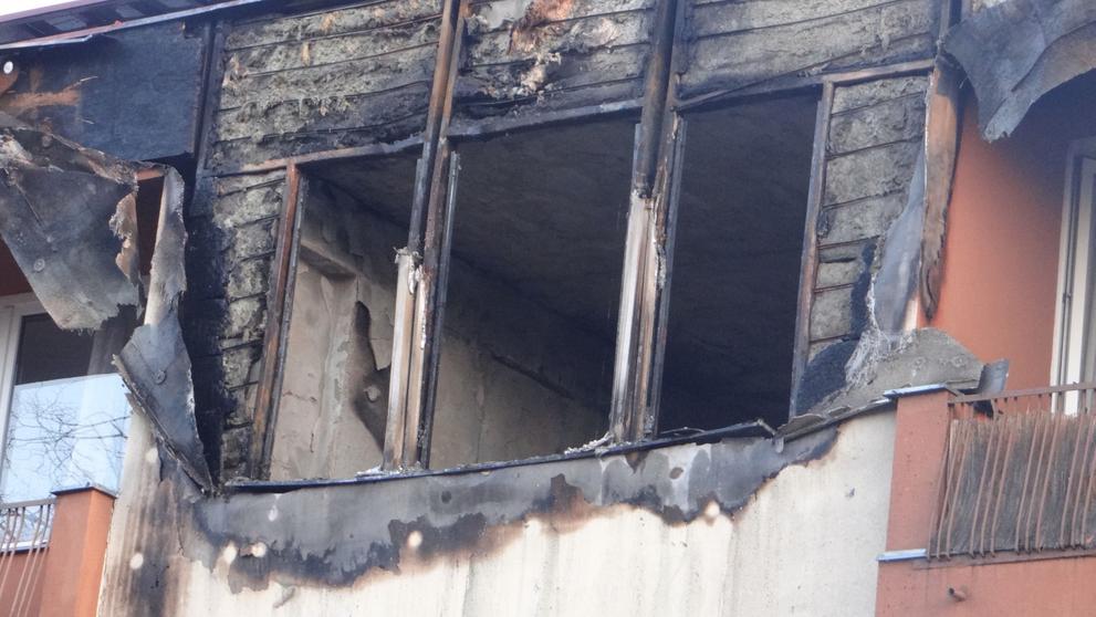 Z hořícího hotelu v pražském Braníku hasiči evakuovali 24 lidí, dva jsou zranění