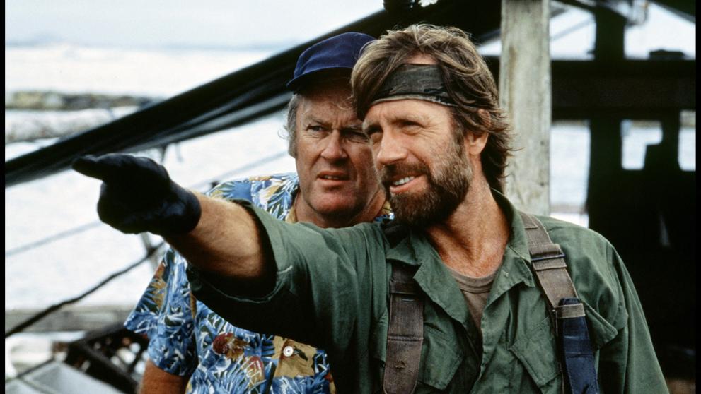M. Emmet Walsh a Chuck Norris ve filmu Nezvěstní v boji, 1984 (2)
