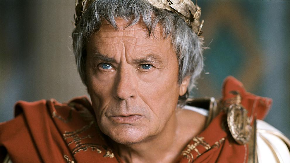 Alain Delon jako Julius Caesar, 2008