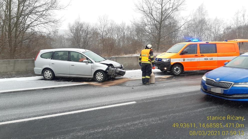 Dvě dopravní nehody na dálnici D1 směr Brno - 2
